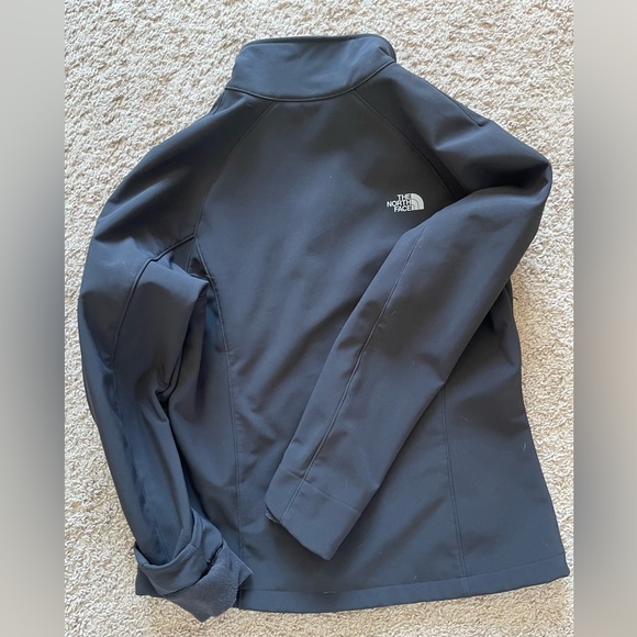 The North Face Women's Jet Black Ski Jacket - Picture 2 of 2